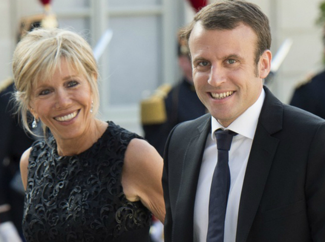 Эммануэль Макрон с супругой Бриджит Тронье (фото: Philippe Wojazer/Reuters)